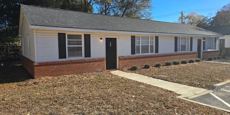 Aiken Apartment: 469 Monetta St S E