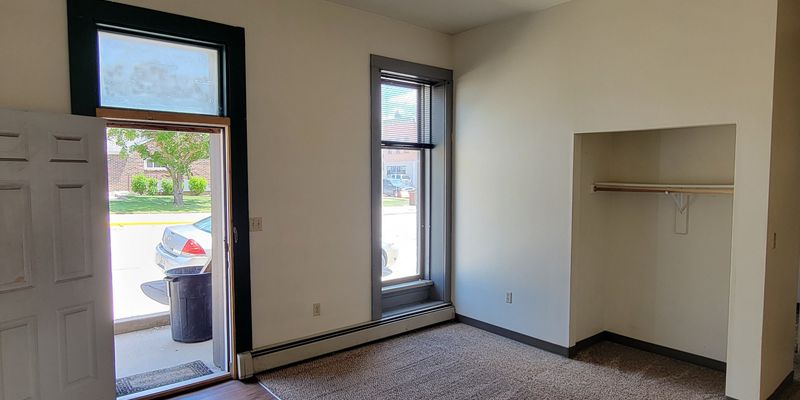 Berlin Apartment: 103 N Wisconsin St