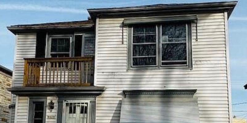 Milwaukee Townhome: 4426 W Medford Ave