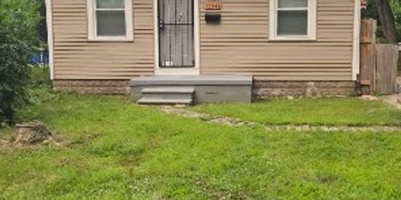 Detroit House: 16541 W Parkway St