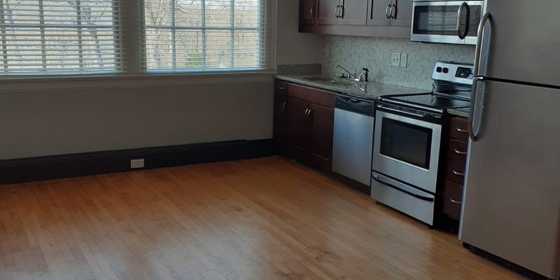 Chatham Apartment: 315 S Main St