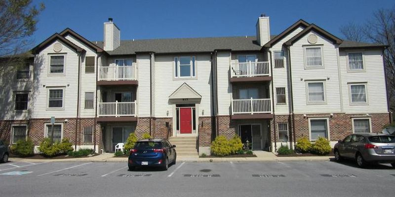 Frederick Apartment: 815 Stratford Drive