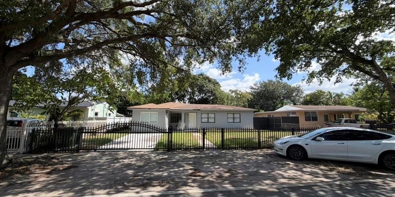 North Miami House: 1135 NW 127th St