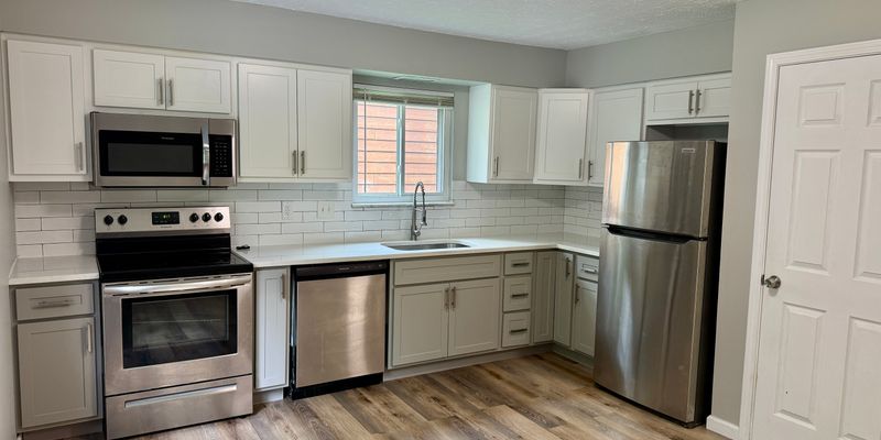 Collinsville Apartment: 12 Holloway Dr