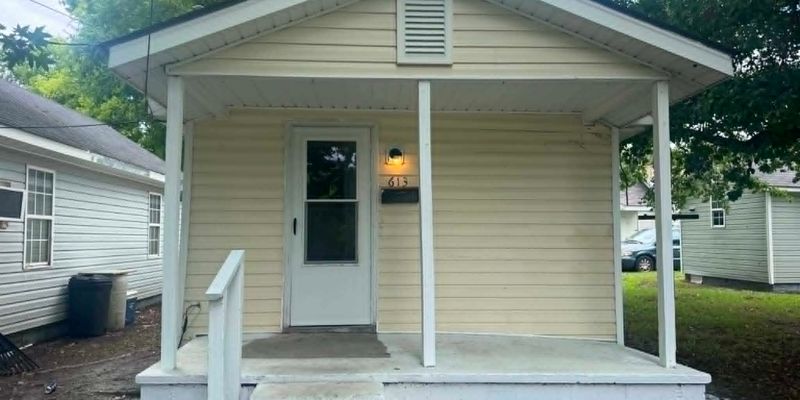 Smithfield House: 613 East Johnston Street