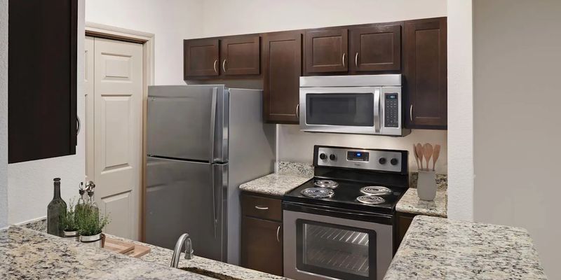 Houston Apartment: 3562 Kirby Dr