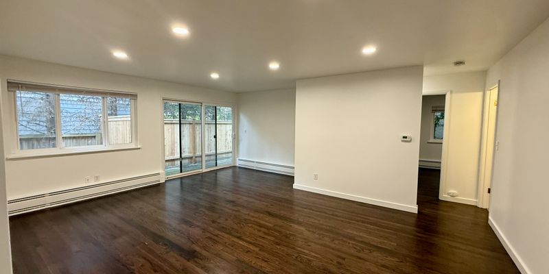 Seattle Apartment: 8500 32nd Ave NW