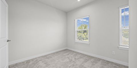 25-2833 Statesville Ave-25.jpg