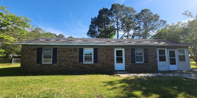 Ayden House: 762 Second St