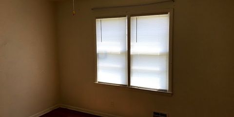 bedroom1_1.jpg