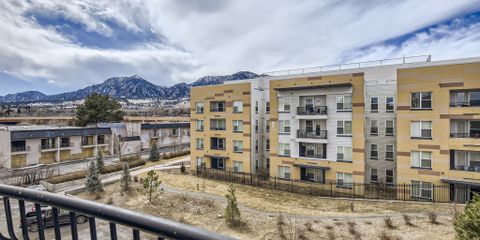32 Balcony.jpg
