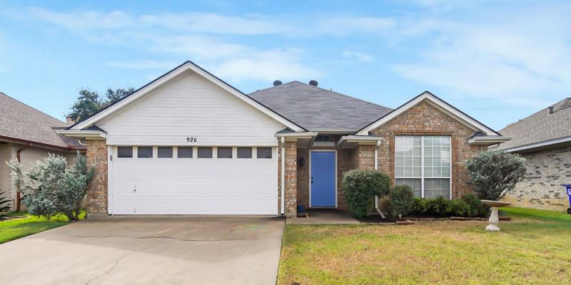 Keller House: 926 Meadow Cir S
