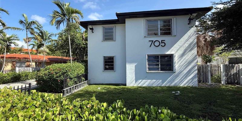 Miami Shores Apartment: 705 NE 92nd St