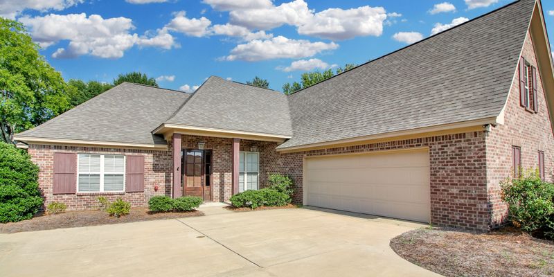 Madison House: 114 Huber St