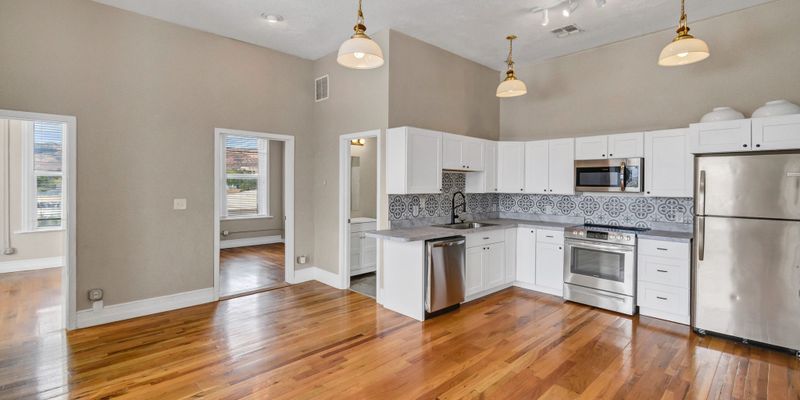 Richfield Apartment: 104 N Main