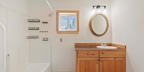 13-013_Bathroom.jpg