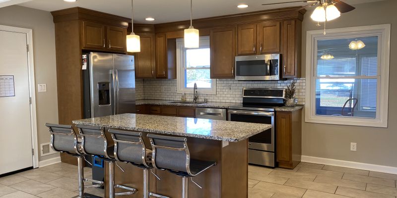 Louisville House: 10103 Snively Ave