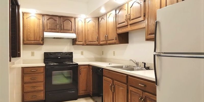 Warsaw Apartment: 509 Oak Glen Drive