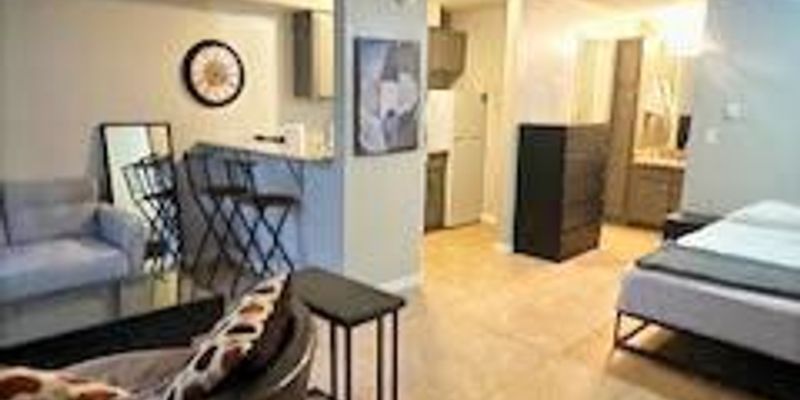 Denver Apartment: 980 S Dexter St