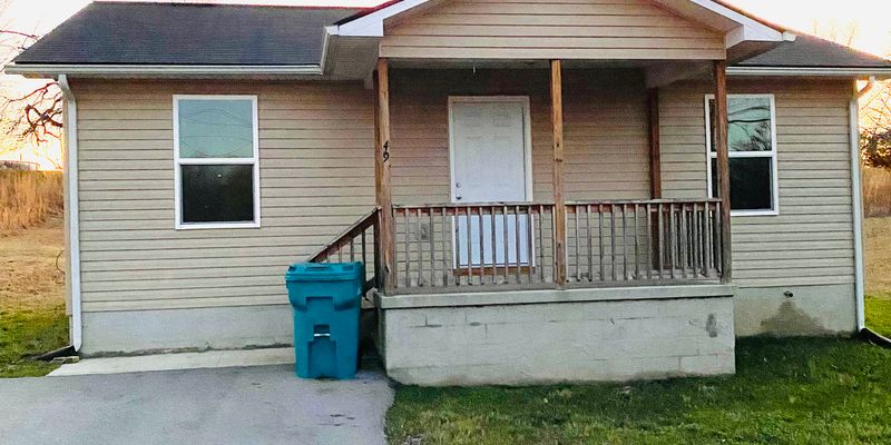 Crossville House: 65 Short Rd