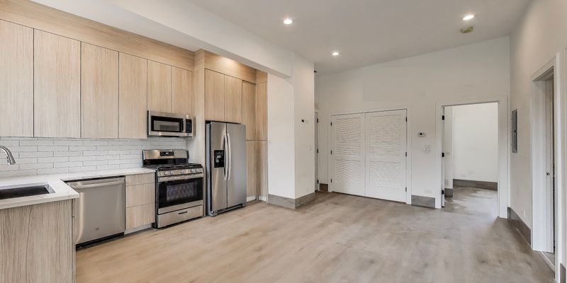 Chicago Apartment: 2023 N Drake Ave