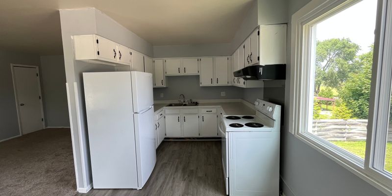 Two Rivers Apartment: 3704 Parkway Blvd