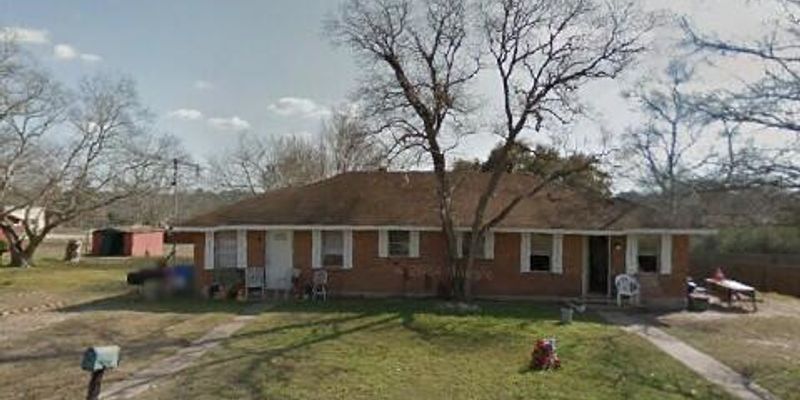 Brenham Multiplex: 805 Matchett St