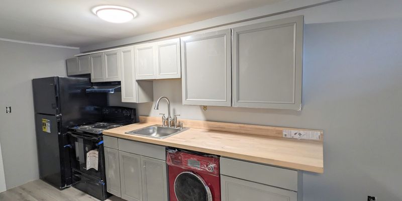 Troy Apartment: 594 4th St