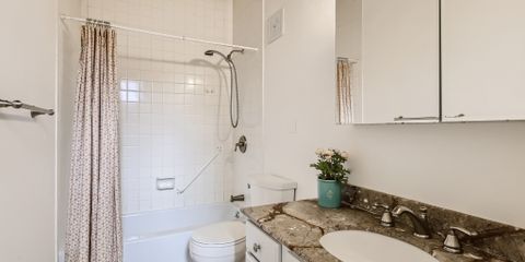 26 2nd Floor Bathroom.jpg