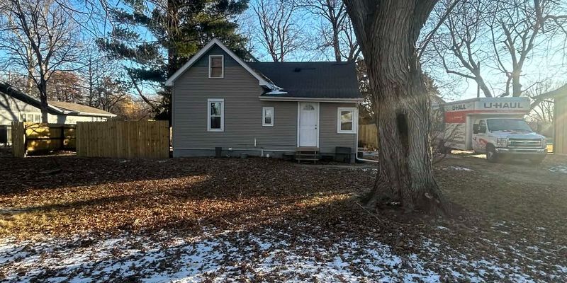 Henderson House: 1300 11th St