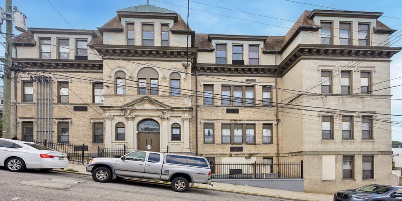 Philadelphia Apartment: 171 Grape Street