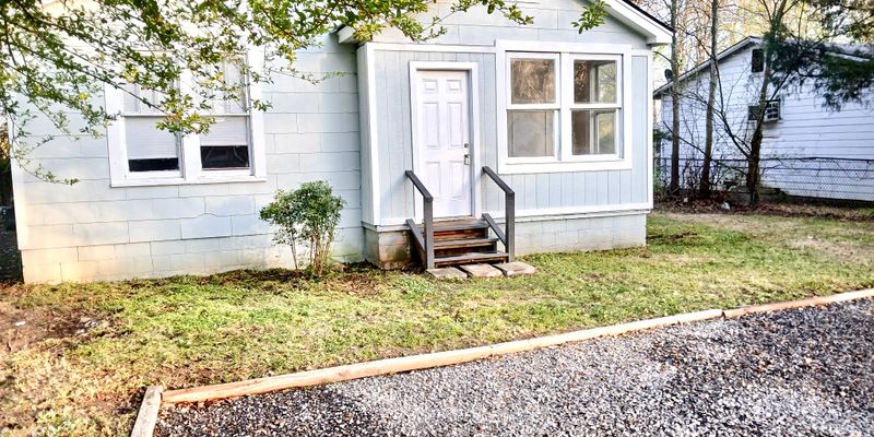 Columbus House: 249 Byrnes Cir