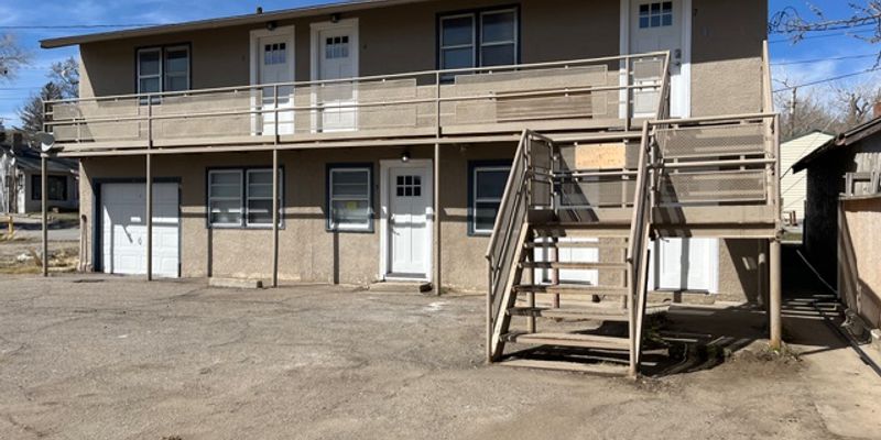 Rawlins Apartment: 1005 W Spruce St