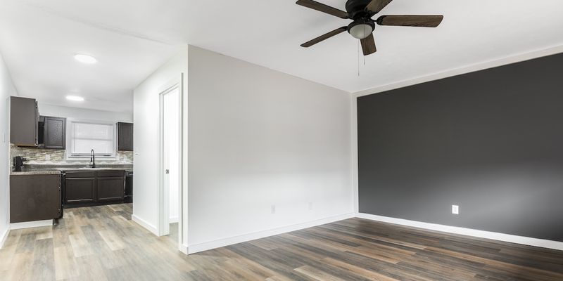 Knoxville Apartment: 1642 Hillwood Dr