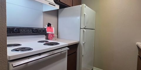 Kitchen 1.JPG
