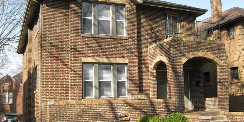 University City Apartment: 7359 Amherst Ave