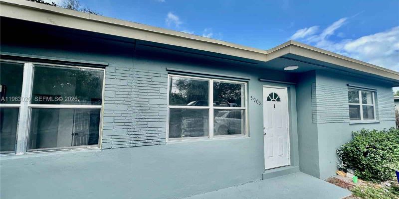 West Park House: 5903 SW 26th Terrace