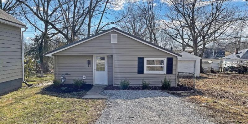 Paris House: 369 Massie Ave