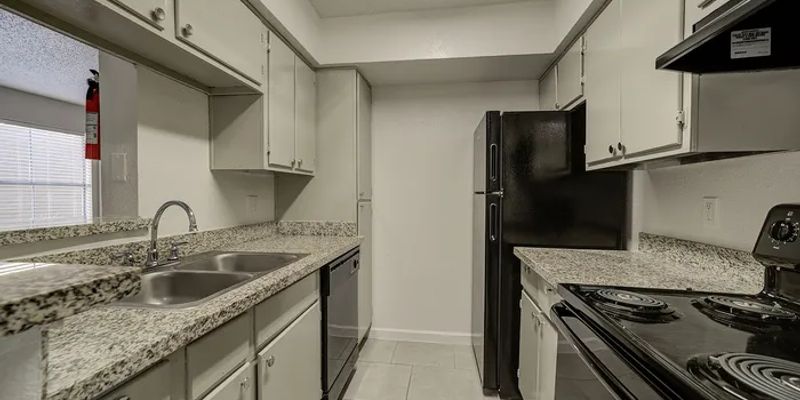 Houston Apartment: 11399 S Kirkwood Rd