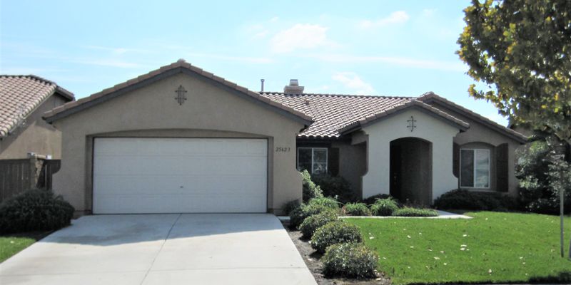Menifee House: 25623 Mountain Springs Street