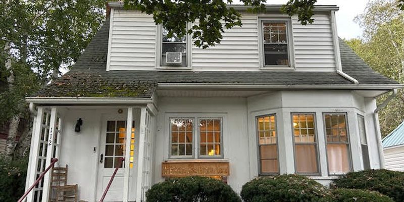 Ithaca House: 112 E Falls St