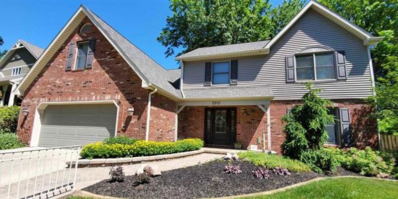 Lafayette House: 2512 Rainbow Dr