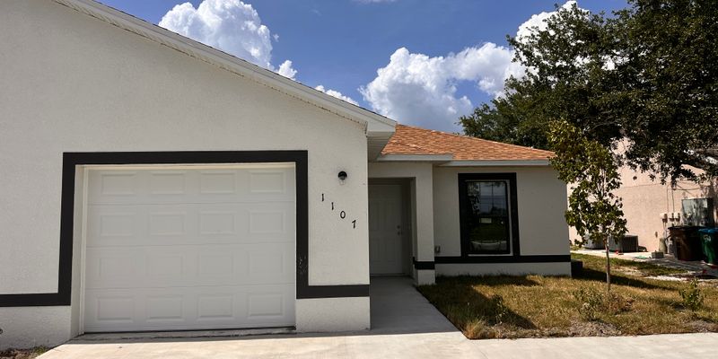 Cape Coral House: 1107 Diplomat Pkwy E