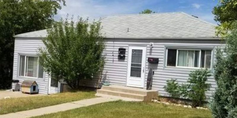 Laramie House: 1207 E Canby St