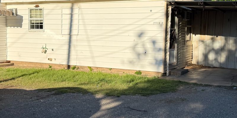 Wichita Falls House: 2809 Lebanon Rd Rear