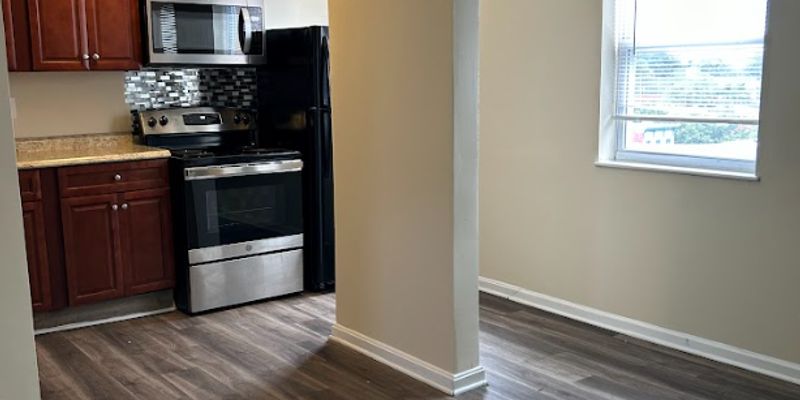 Baltimore Apartment: 317 E North Ave