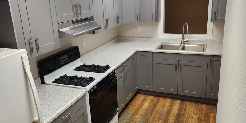 Grand Meadow Apartment: 109 Grand Ave E