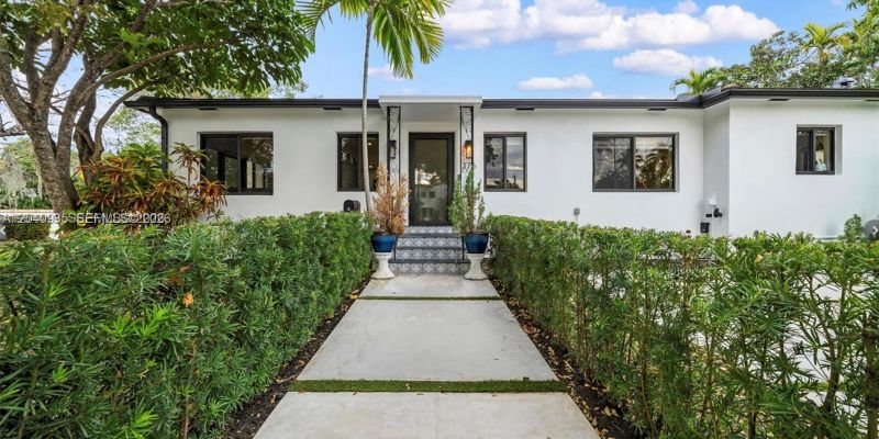 Miami House: 375 SW 32nd Rd #375