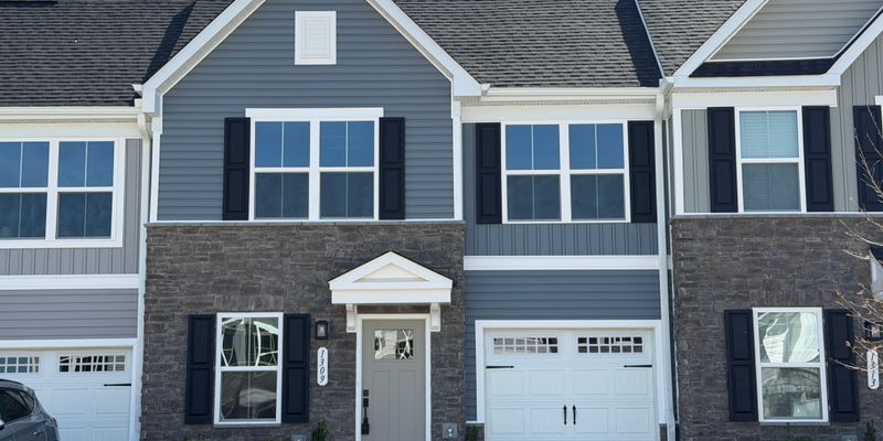 Raleigh House: 1039 Rollman Farm Road