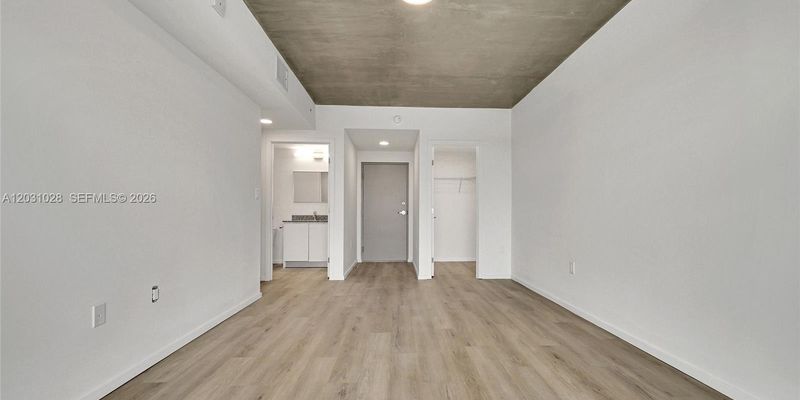 North Miami Apartment: 475 NE 125th St